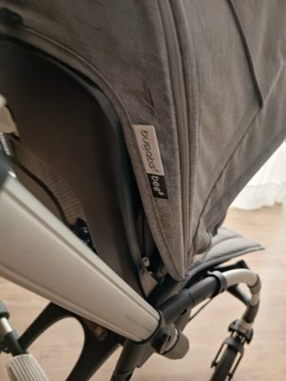 Bugaboo Bee 5 grigio con passeggino e ovetto
