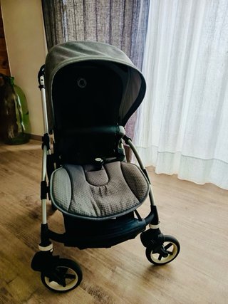 Bugaboo Bee 5 grigio con passeggino e ovetto