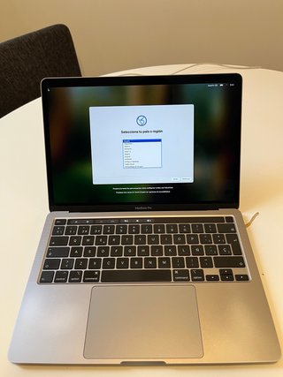 MacBook Pro 13” 2020 i5 8GB – Buen funcionamiento