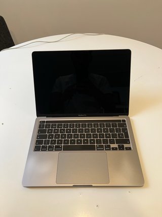 MacBook Pro 13” 2020 i5 8GB – Buen funcionamiento
