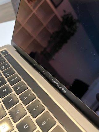 MacBook Pro 13” 2020 i5 8GB – Buen funcionamiento