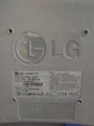 Monitor LG Flatron 17 Blanco y Gris