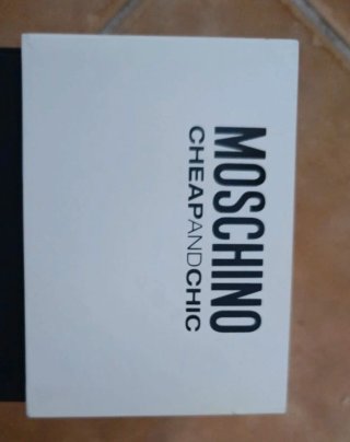 Reloj Moschino Mujer Dorado y Blanco