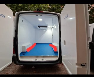 Mercedes-Benz eSprinter 2021