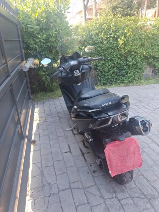 Kymco AK 550 Maxi Scooter Negra/Gris