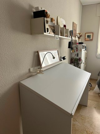 Escritorio inclinado blanco (muebles Rodríguez)