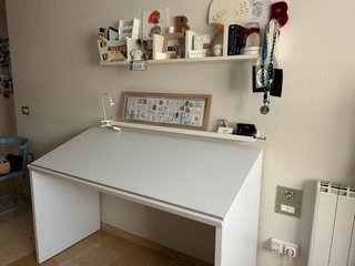 Escritorio inclinado blanco (muebles Rodríguez)