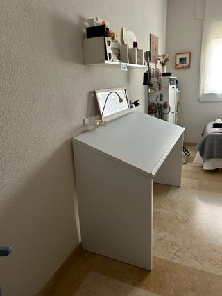 Escritorio inclinado blanco (muebles Rodríguez)