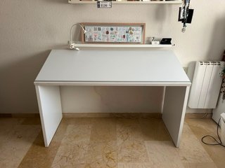 Escritorio inclinado blanco (muebles Rodríguez)
