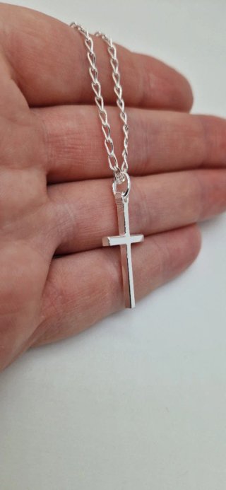 CADENA Y CRUZ DE PLATA