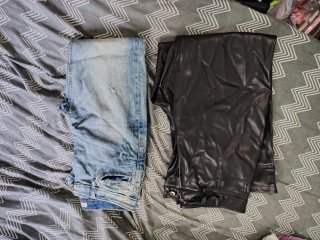Pantalones cuero Mango y vaqueros Stradivarius