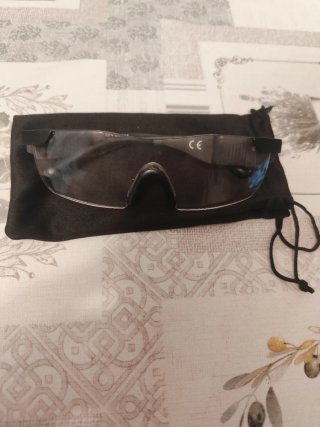 Gafas con lupa y luz LED