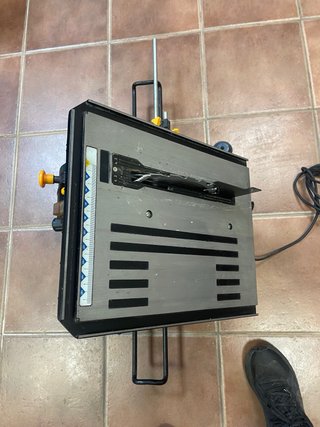 Sierra Ingletadora Ryobi con Mesa