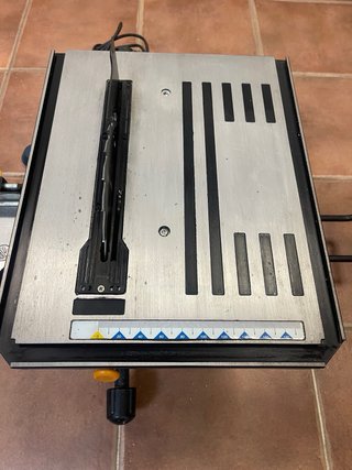 Sierra Ingletadora Ryobi con Mesa