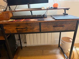 Escritorio ordenador madera y metal