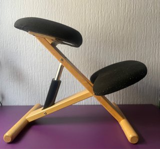 Asiento ergonómico de madera y tela