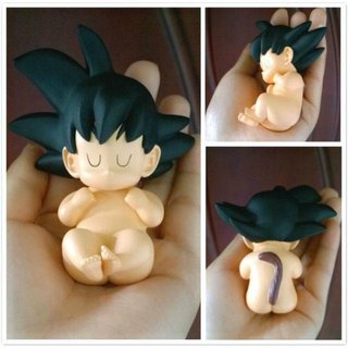 Goku bebé durmiendo figura