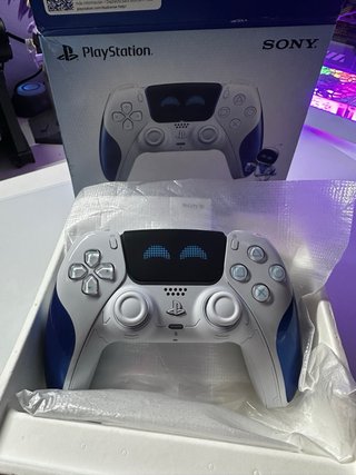 Mando PlayStation DualSense Astro Bot + soporte