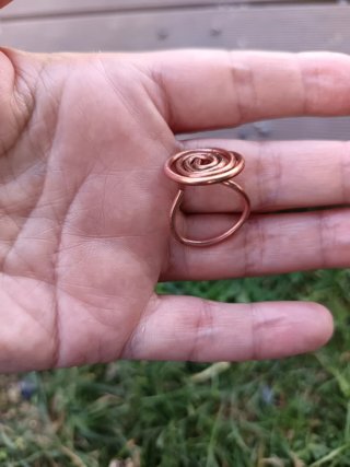 Anillo de cobre ajustable diseño espiral