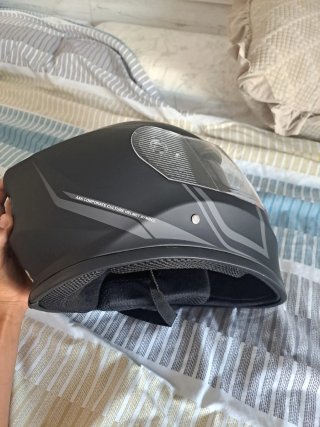 Casco de moto negro