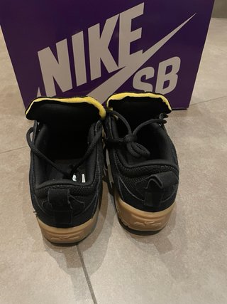 Scarpe Nike SB nere e marroni