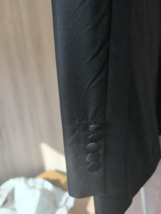 Traje de novio negro