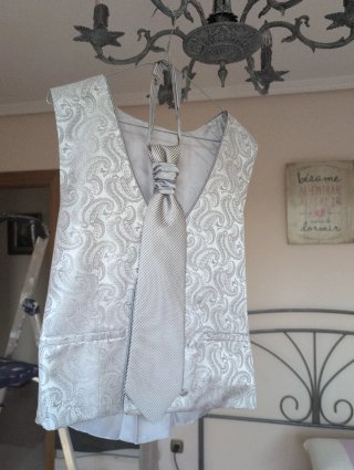 Traje de novio negro