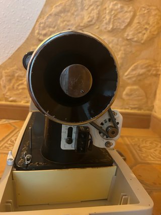 Máquina de coser ALFA antigua (ca. 1950)