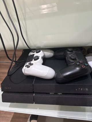 Consola PS4 + 2 Mandos (Negro y Blanco)