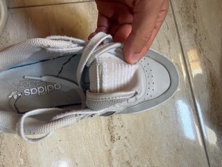 Zapatillas Adidas Grises y Blancas