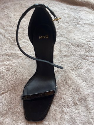 Sandalias tacón negro Mango Talla 37