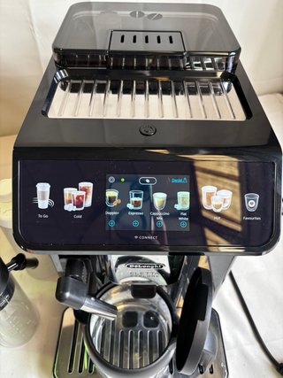 DeLonghi Eletta Explore Cafetera Automática