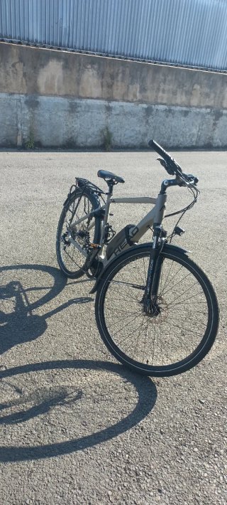 Bicicleta eléctrica como nueva