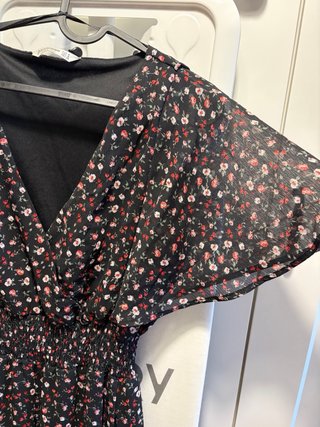 Vestido floral Stradivarius Talla S