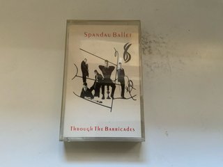 Musicassetta Spandau Ballet Through The Barricades