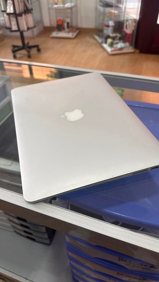 MacBook Air 2017 i7 8GB RAM 128GB SSD