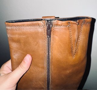 Botas altas de cuero marrones