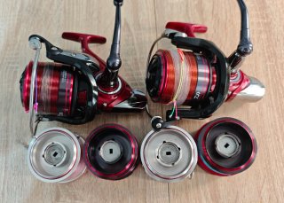 Pareja Carretes Daiwa Emblem Surf