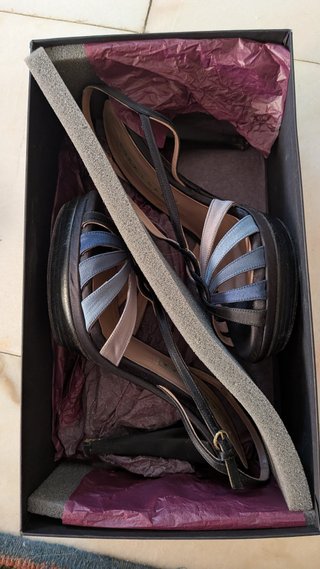 Sandalias azules de tacón para ocasiones