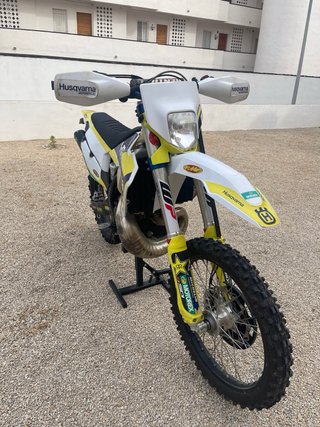 Husqvarna TE 300i 2t TPI Jarvis Edition