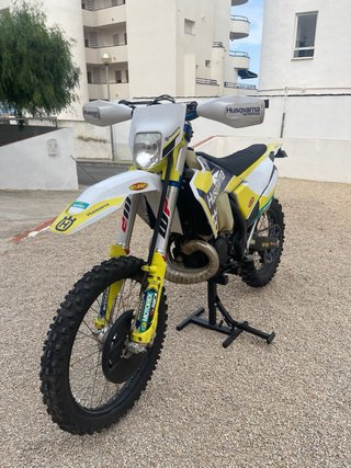 Husqvarna TE 300i 2t TPI Jarvis Edition