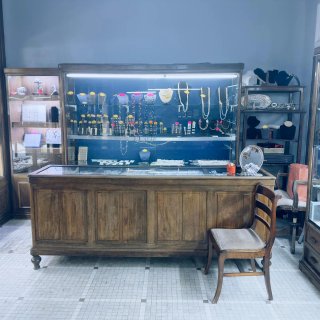 Muebles expositores  madera y cristal. Seis mueble