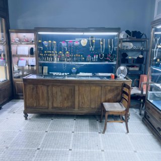 Muebles expositores  madera y cristal. Seis mueble