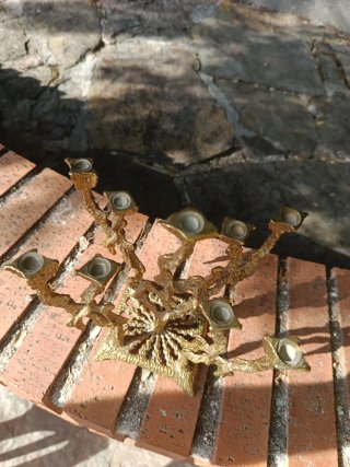 Candelabro brutalista