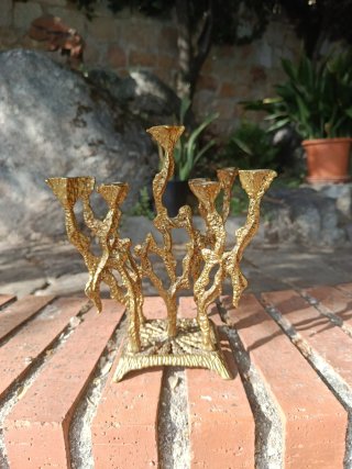 Candelabro brutalista