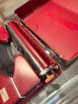 Máquina de escribir Gosen Tippa Roja