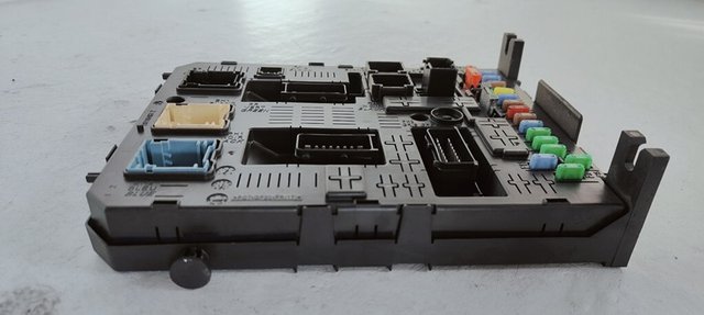 CAJA RELES / FUSIBLES CITROEN C4 PICASSO Premier