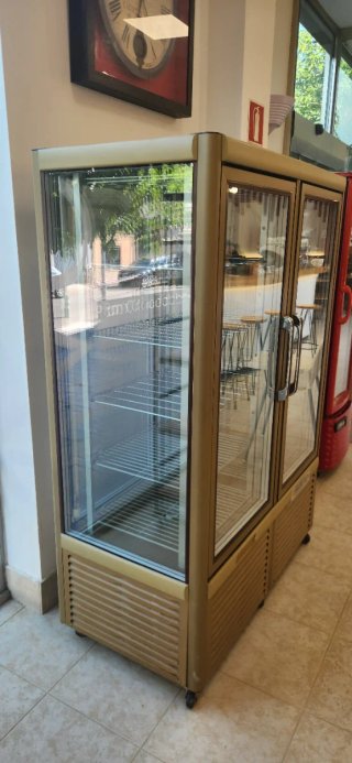 Vitrina expositora refrigerada