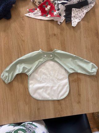 Lote Ropa Bebé: Muselinas, Bandanas y Babero