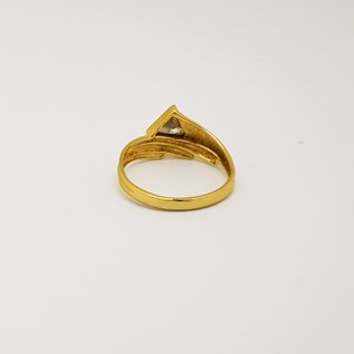 Anillo Oro Amarillo 18K con Circonita Triangular